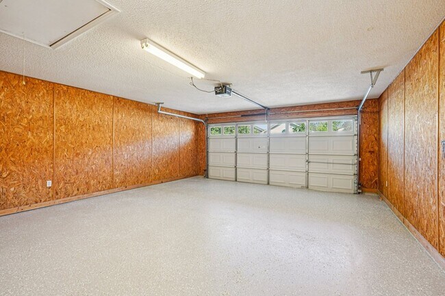 Building Photo - 127 Terrace Ln