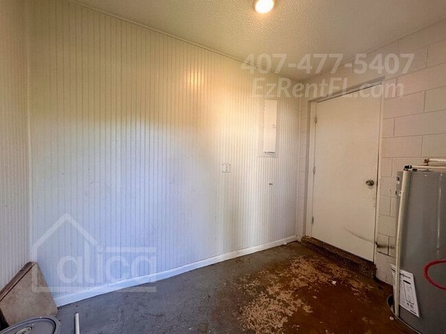 Building Photo - 411 Gilman Cir