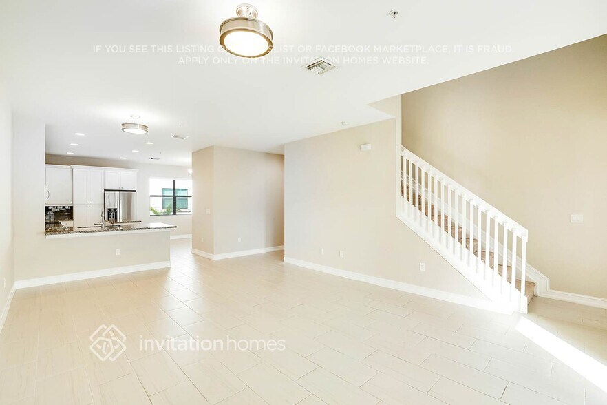 Building Photo - 11713 SW 13th Ct