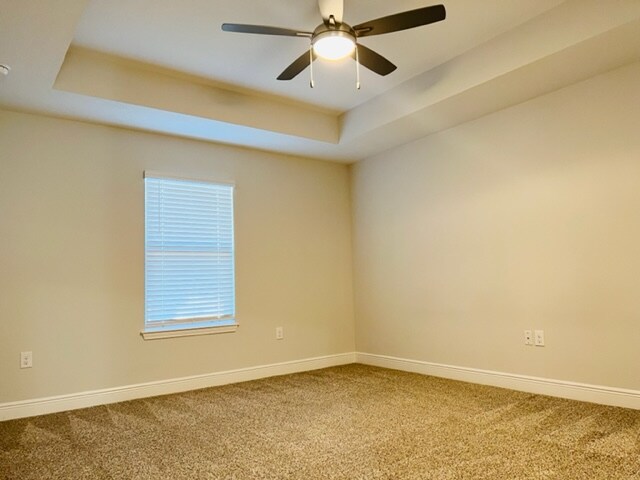 Building Photo - 8422 Rose Ave