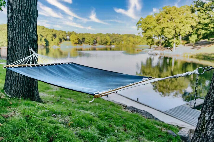 Building Photo - 38 Swanage Dr