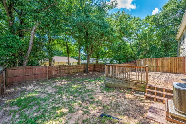Building Photo - 242 Wainwright Dr