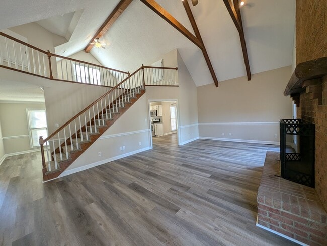 Building Photo - Gorgeous Brick 4 bedroom, 4 bathroom home located in the Farmwood community in Minthill!