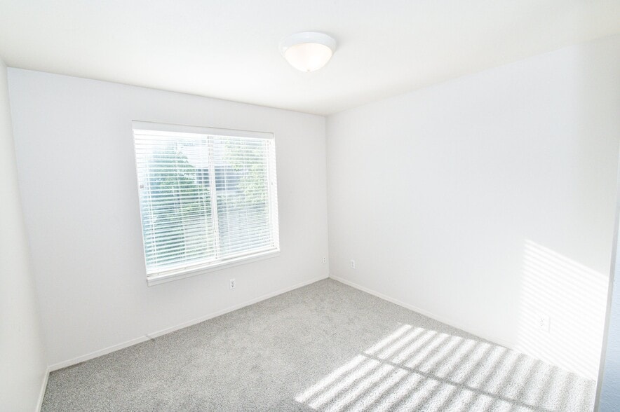 Building Photo - 543 S 900 E