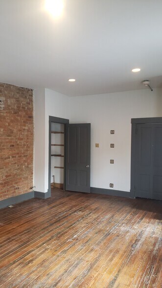 Building Photo - 1531 Elm St