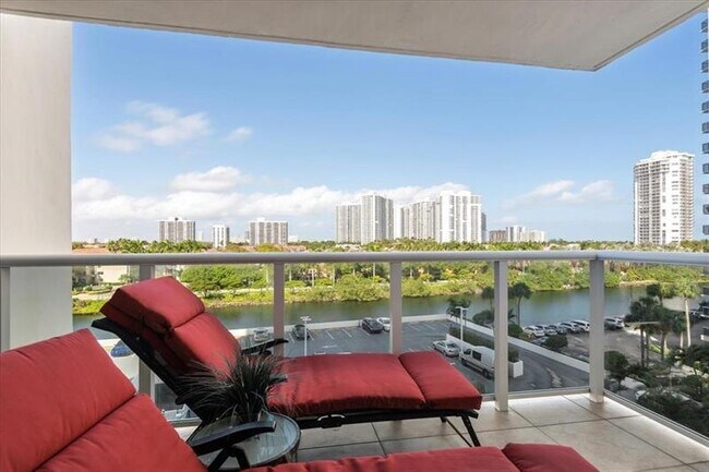 Primary Photo - 3675 N Country Club Dr