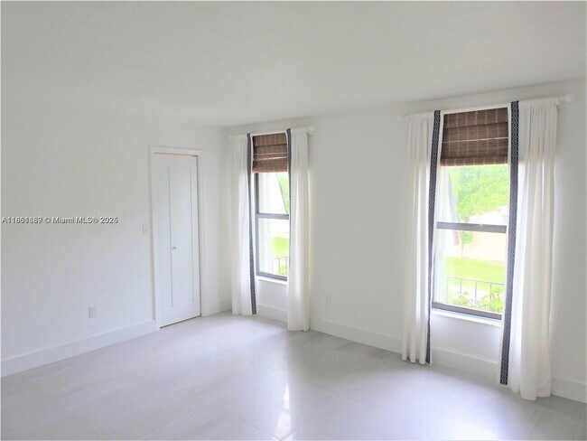 Building Photo - 9807 SW 93rd Terrace