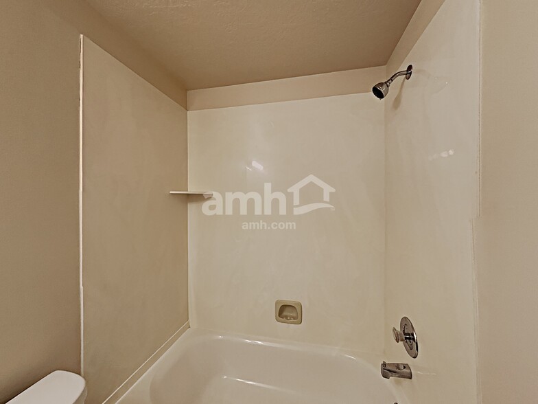 Building Photo - 845 Grove Creek Dr