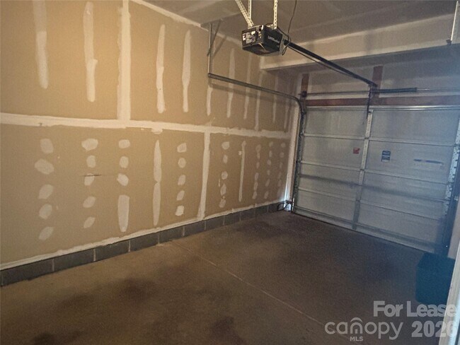 Building Photo - 7411 Red Mulberry Way