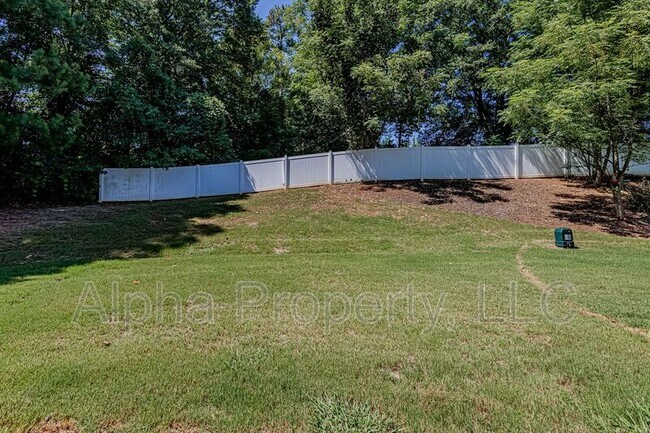 Building Photo - 195 Fair Orchard Way