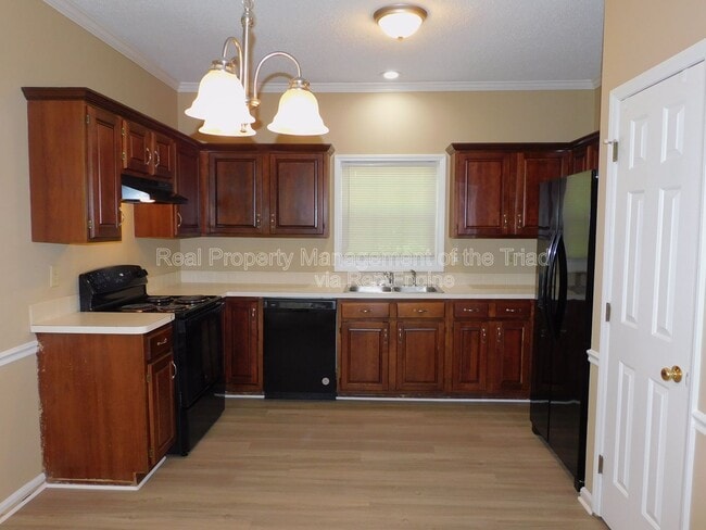 Building Photo - 7185 Avenbury Cir