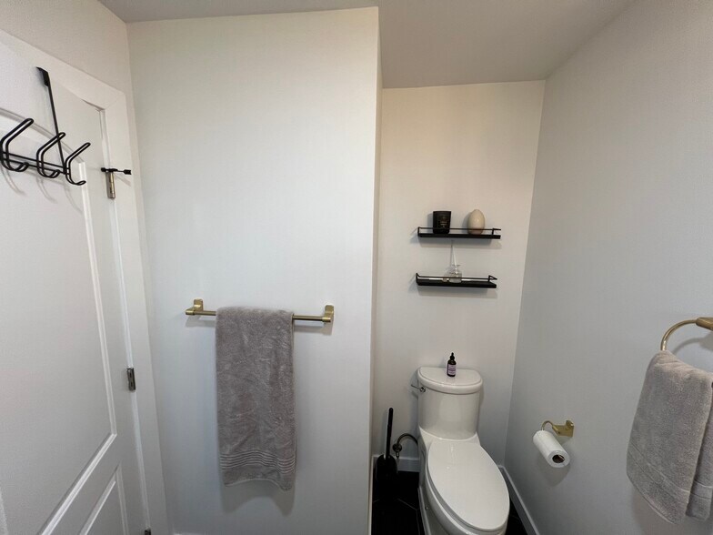 Bathroom. - 2016 N Ave