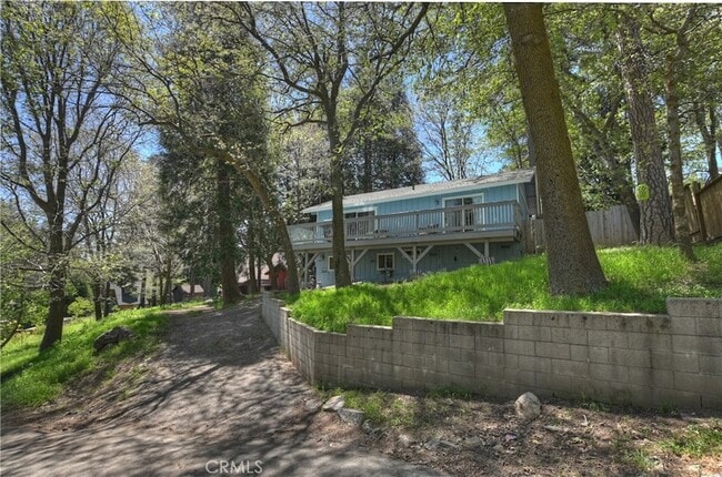 Building Photo - 22365 Pine Dr