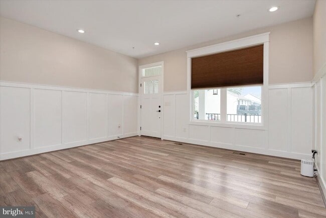 Building Photo - 806 Lynwood Ln