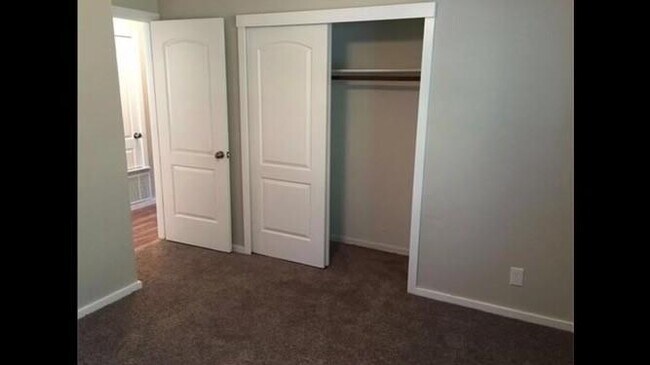 Building Photo - 311 Sheraton Ave