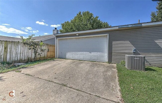 Building Photo - 1701 Signature Dr