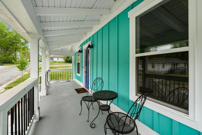 Building Photo - Beautifully Updated 3 Bedroom, 2 Bathroom Home in Prime Durham Location – Move-In Ready!