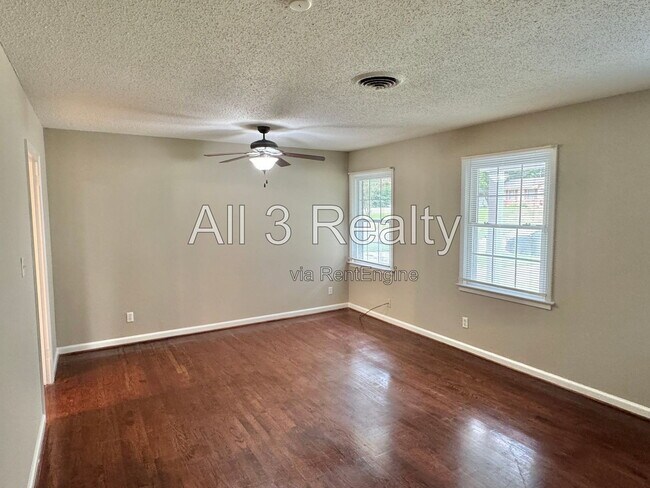 Building Photo - 1149 Beth Manor Dr