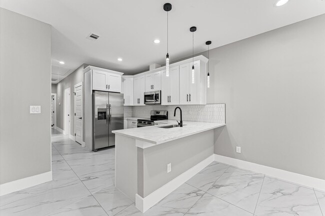 Building Photo - 9106 Everglade Dr
