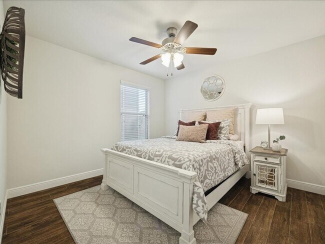 Building Photo - 2546 Bedrock Ln