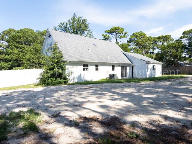 Building Photo - 824 Haymarket Ln
