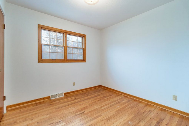 Building Photo - 2356 Hawthorne Ct