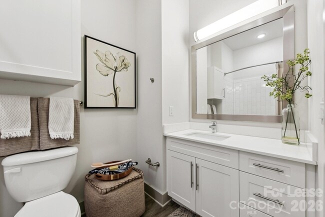 Building Photo - 905 Kenilworth Ave