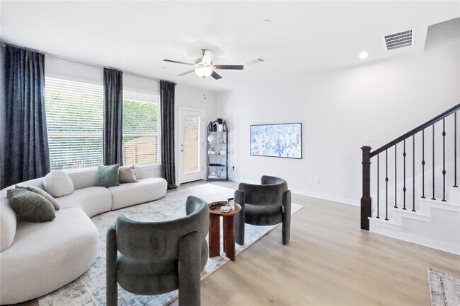 Building Photo - 2500 Forest Creek Dr