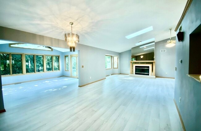 Building Photo - 3121 Carefree Dr