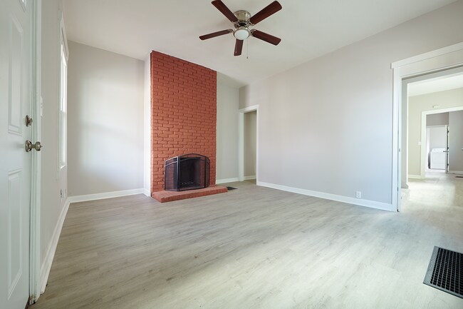 First floor bedroom with closet - 2354 Victor St