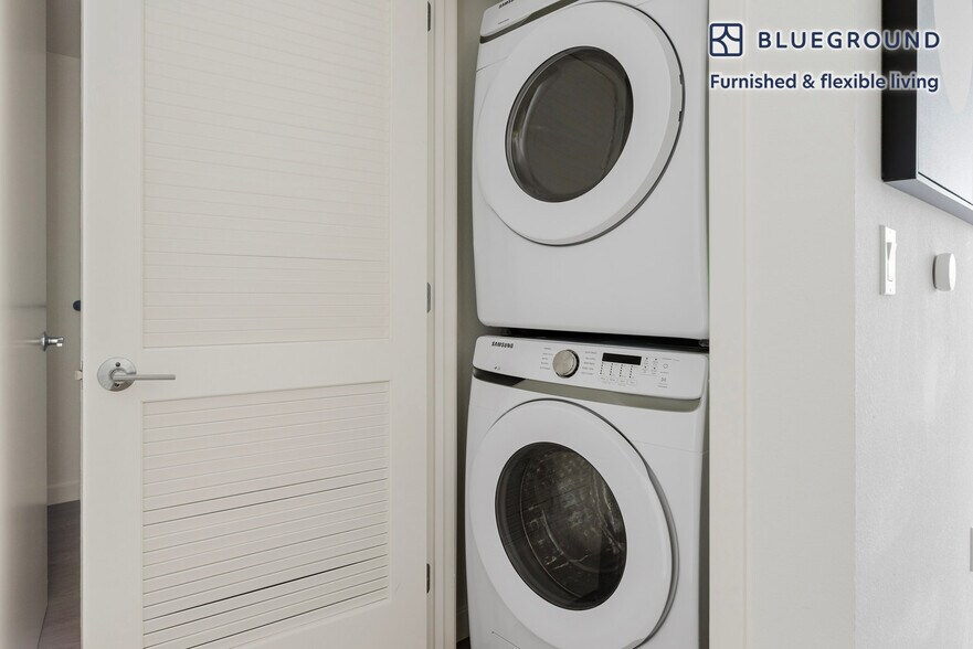 Building Photo - 3301 Innovation Wy