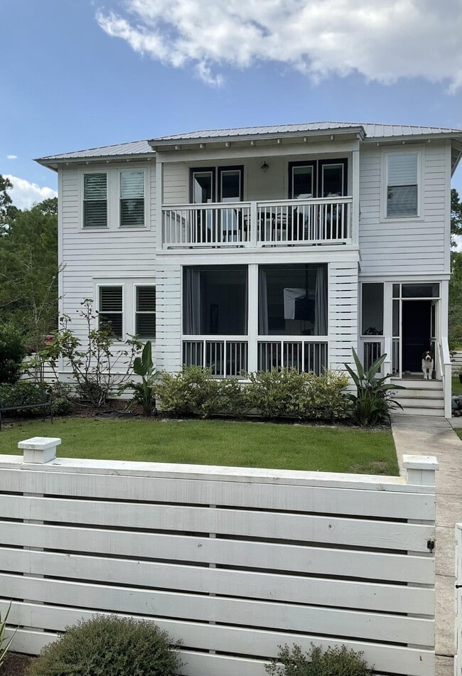 Building Photo - 16 Riker Ave