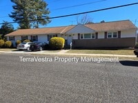 Building Photo - Now showing for 2026-2027 School Year! 6 B...