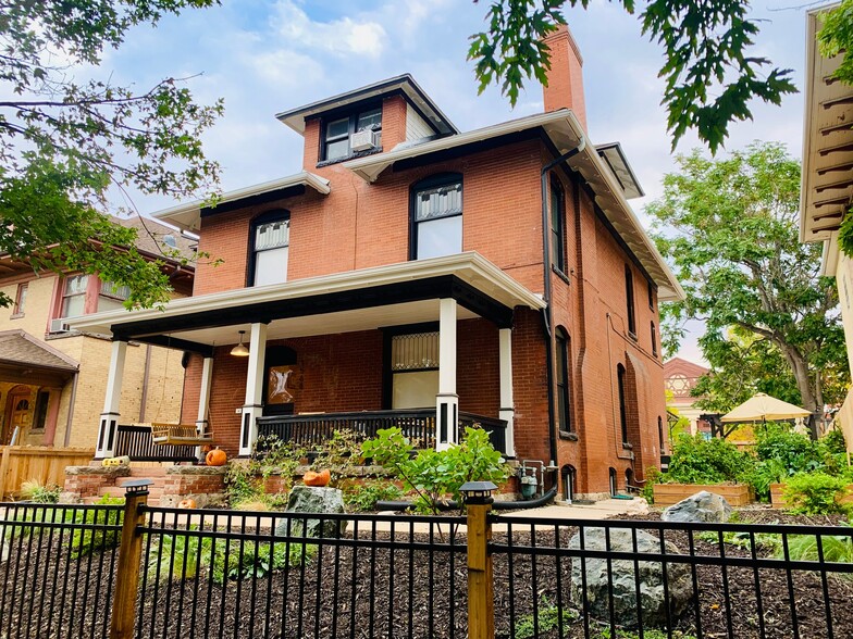 Building Photo - 1568 Vine St