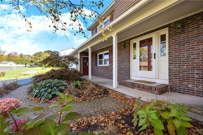 Building Photo - 8178 Old Sunridge Dr