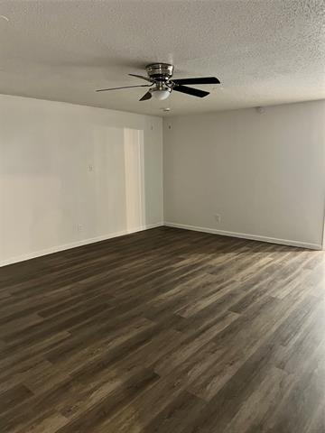 Building Photo - 2730 King Cole Dr