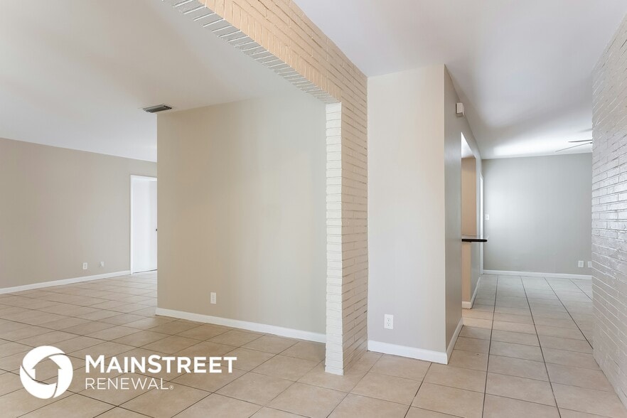 Building Photo - 1461 Wyndcliff Dr