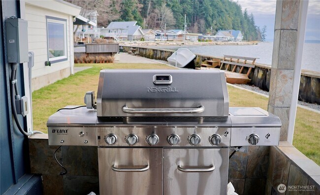 Building Photo - 14300 Frans Dr