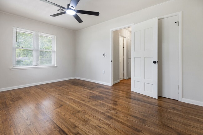 Building Photo - 730 N College St