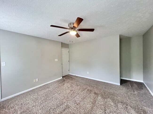 Building Photo - 2019 Spring Creek Dr