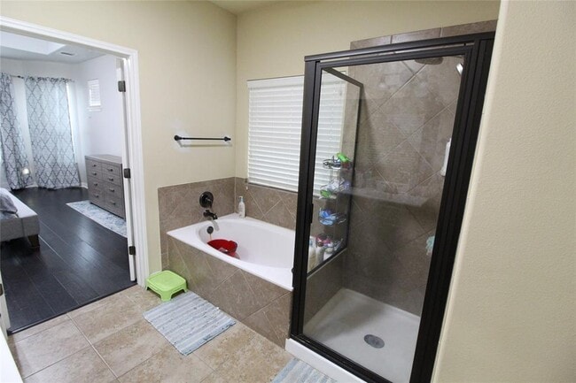 Building Photo - 610 Spanish Mustang Dr