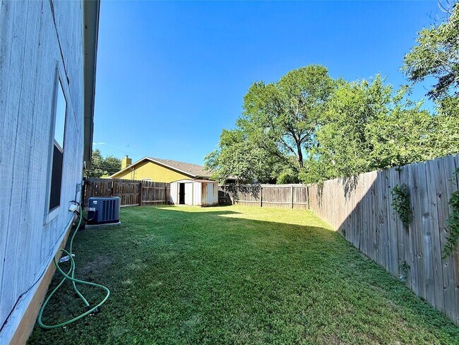 Building Photo - 104 Verna Spur