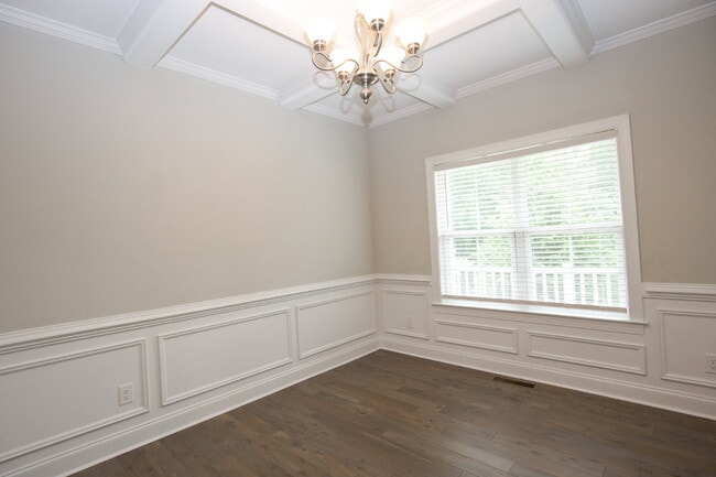 Building Photo - 25 Forrest Dr