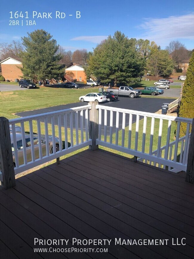 Building Photo - 1641 Park Rd