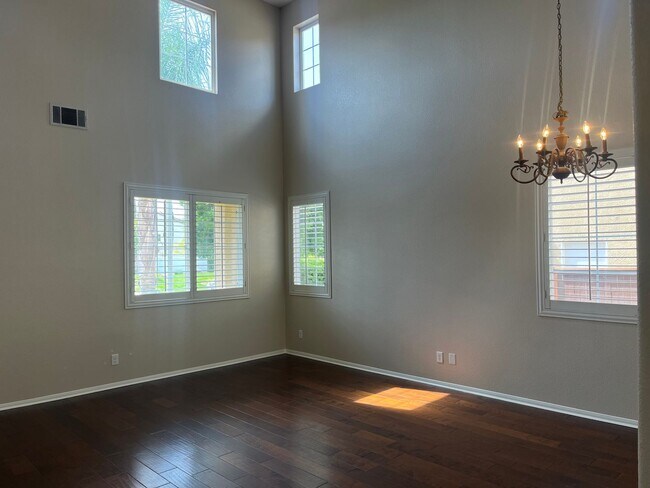 Building Photo - Paseo del Sol 4 Bedroom