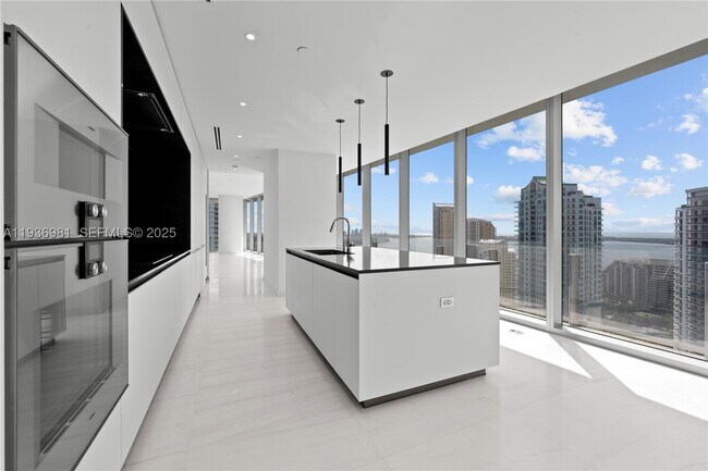 Building Photo - 300 Biscayne Blvd