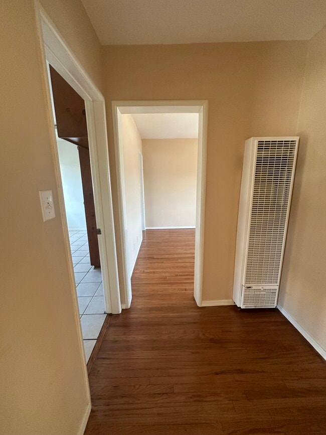 Building Photo - 7303 Woodley Ave