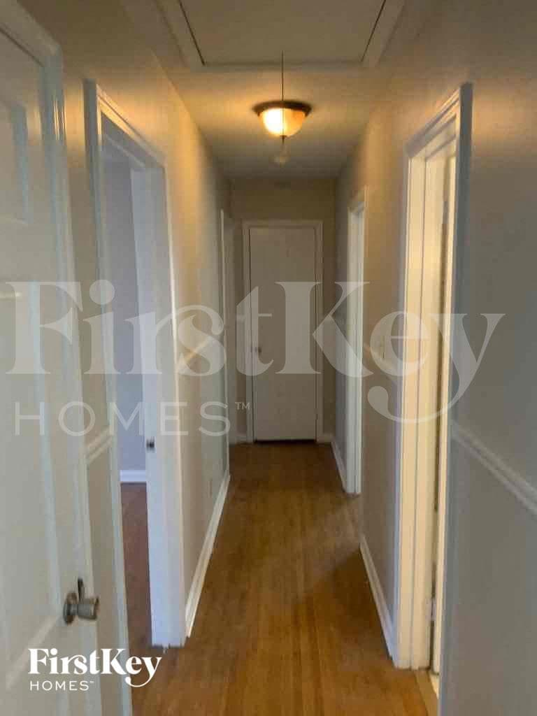 Building Photo - 5117 Scrivener Dr