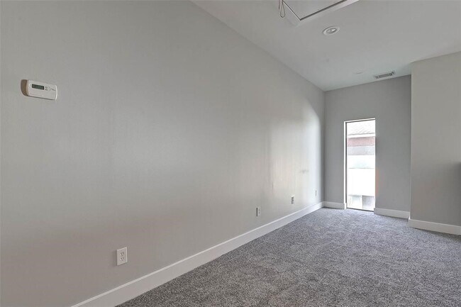 Building Photo - 2336 Jackson St