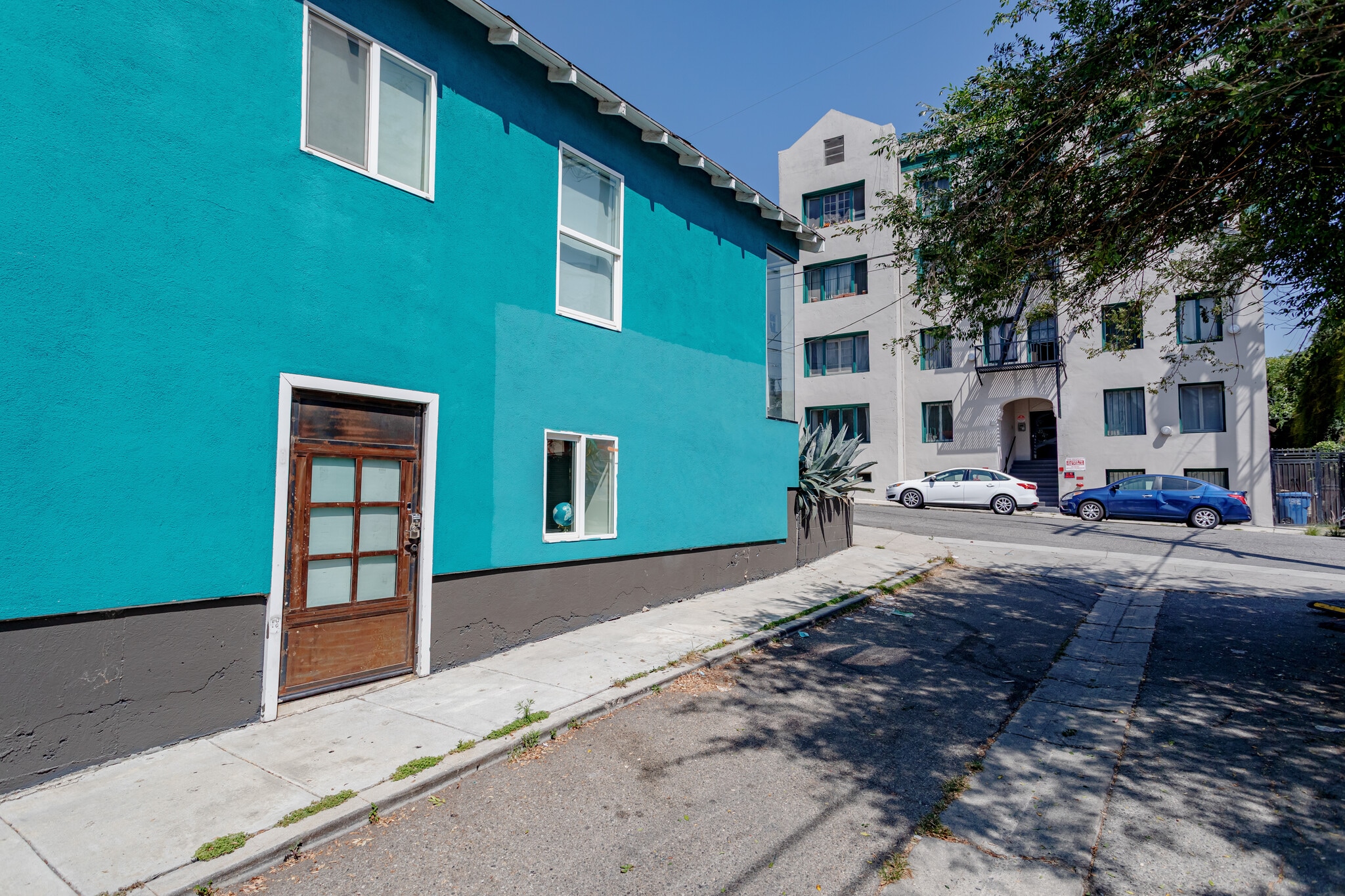 Building Photo - 3210 Descanso Dr
